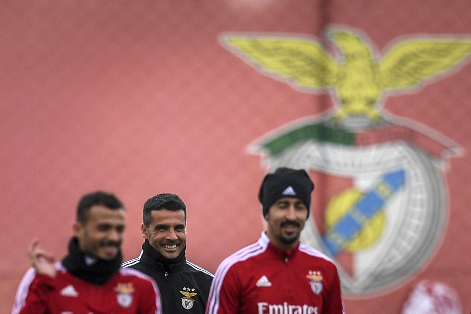 راهێنەری بێنفیکا: دەبێت ئایاکس رێز لە ئێمە بگرێت