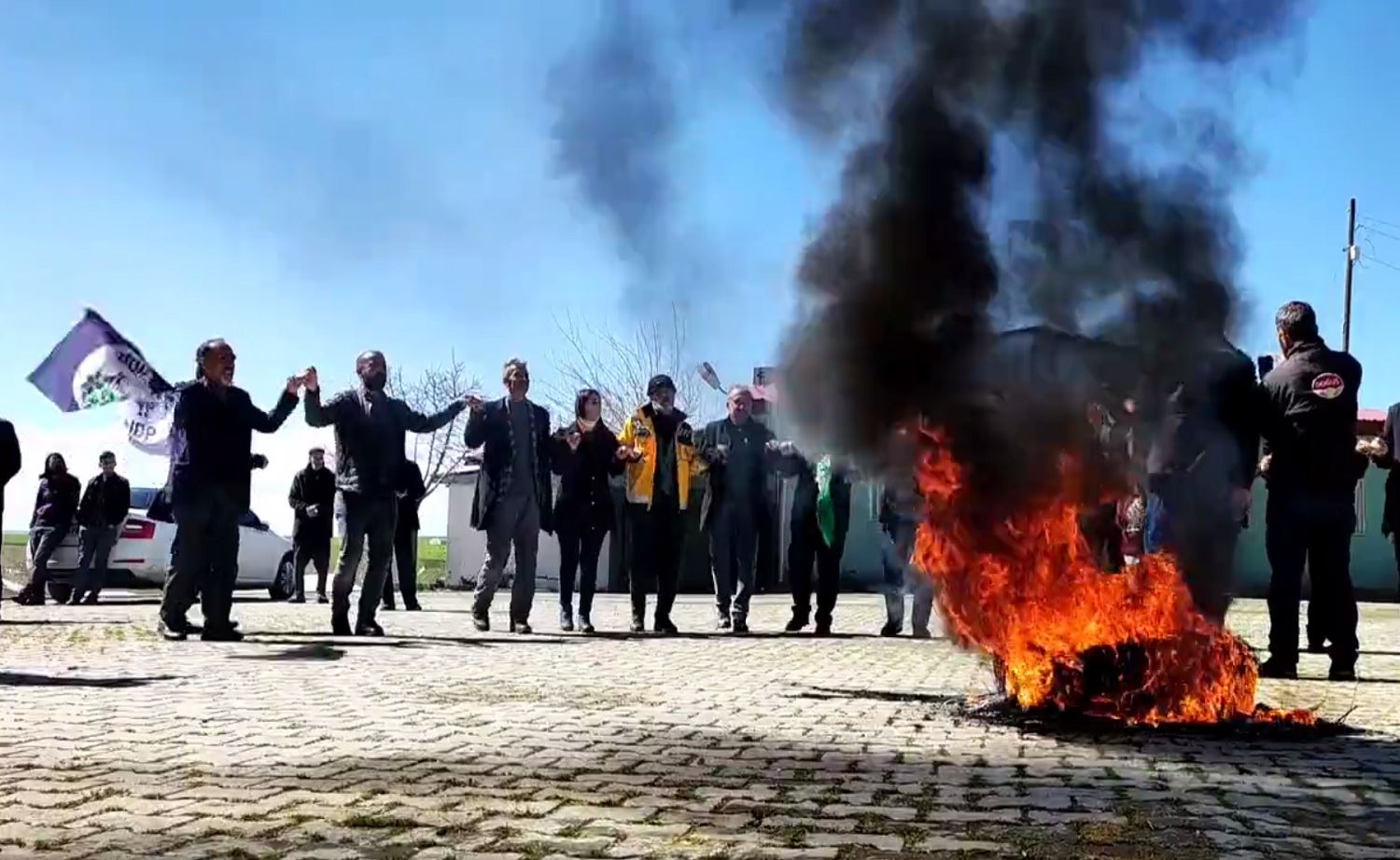 Li Amedê û Stenbolê agirê Newrozê hat pêxistin