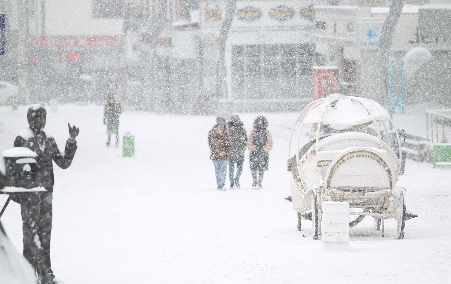 Bölgede hayat felç: 4 kentte 961 köyün yolu kapalı
