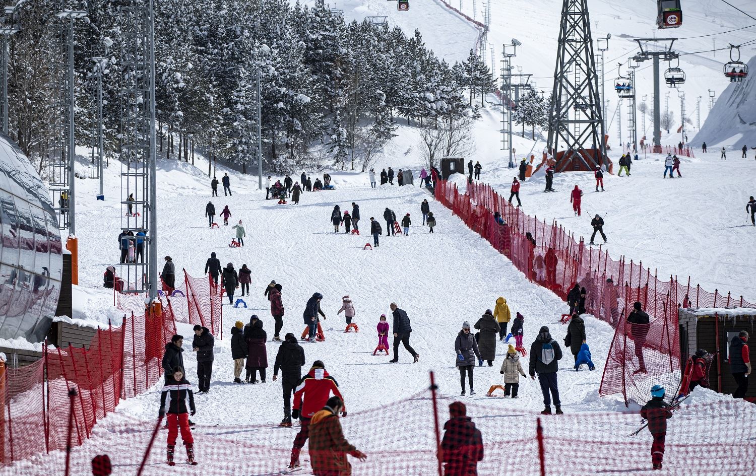Serdana geştyaran bo Navenda Kaşonê ya Palandoken li Erzeromê zêde dibe