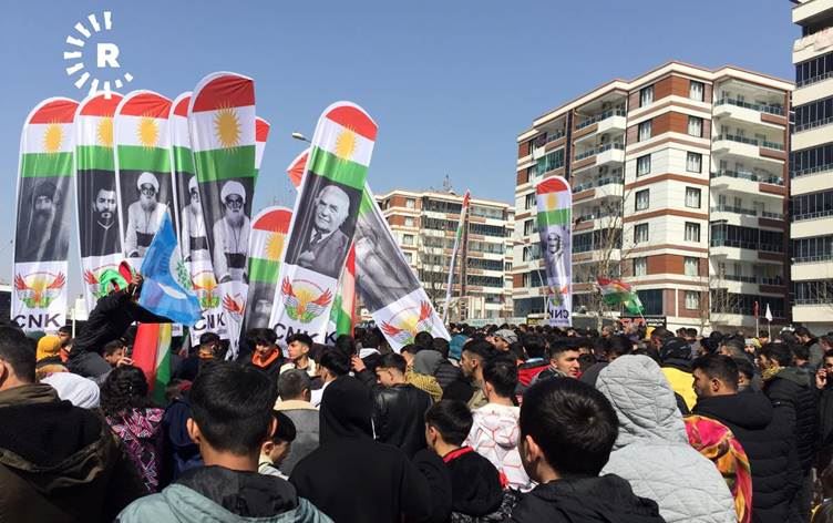 Newroza Amedê di bin tedbîrên emnî yên tund de berdewam e