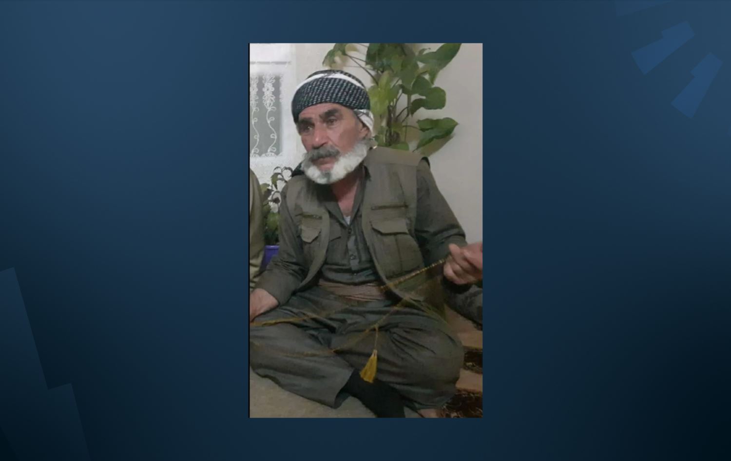 پێشمەرگەیەکی خانەنشین لە بەردەم بانکی سۆران بە جەڵتەی دڵ کۆچی دواییکرد