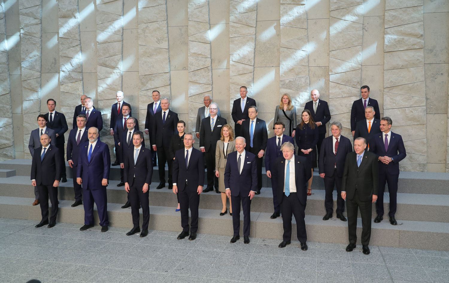 Brüksel’de olağanüstü NATO liderler zirvesi başladı