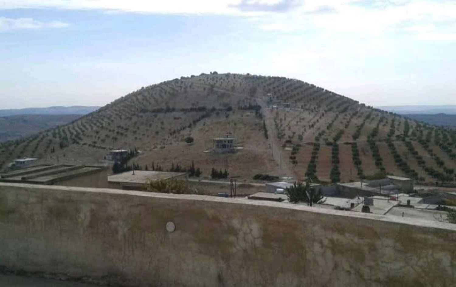 Çekdarên girêdayî Tirkiyê mala pîrejinekê talan kirin