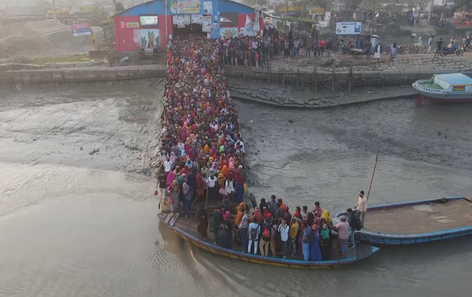 Banka Cîhanî: Ji ber keşûhewayê dê 19 milyon kes ji Bangladeşê koçber bibe