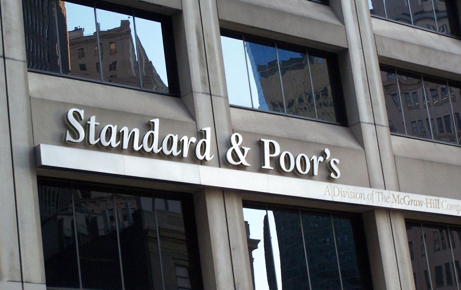 S&P, Türkiye’nin kredi notunu düşürdü