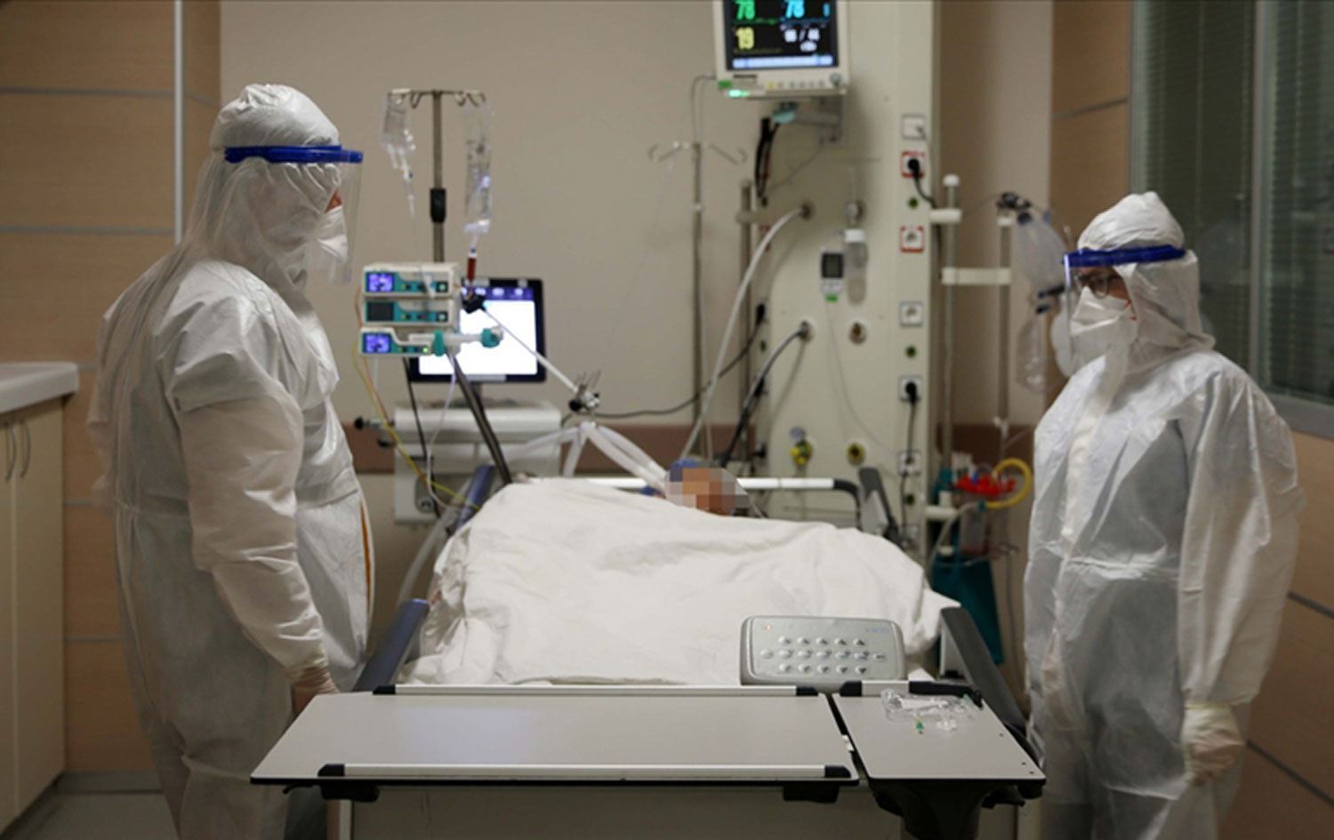 Türkiye'de Covid-19 vaka sayısı 7 binin altına düştü