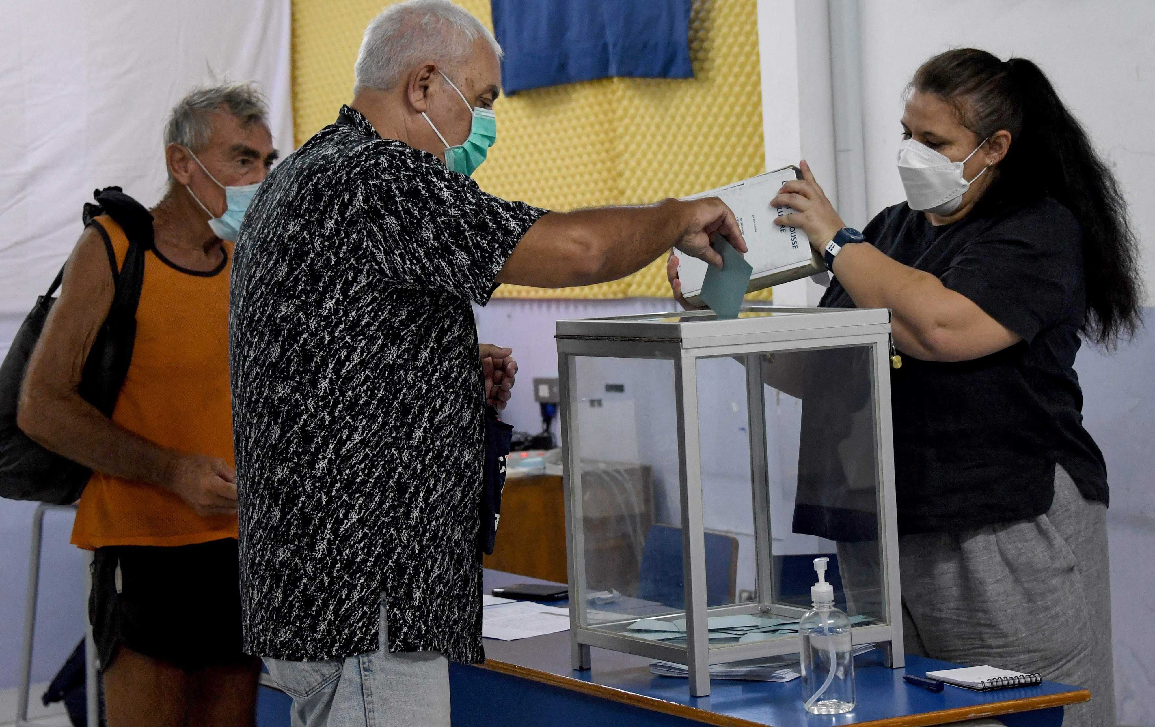 فەرەنسییەکان دەنگ بۆ هەڵبژاردنی سەرۆک دەدەن