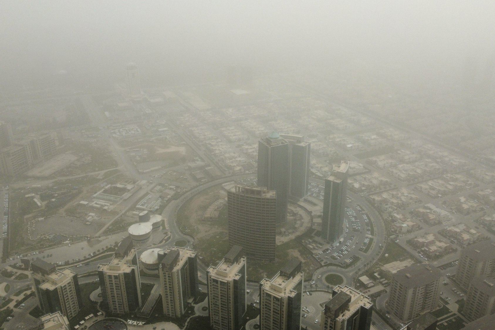 کەشناسی: خۆڵبارین کەمدەبێتەوە و لە هەندێ ناوچە نمەباران دەبارێت