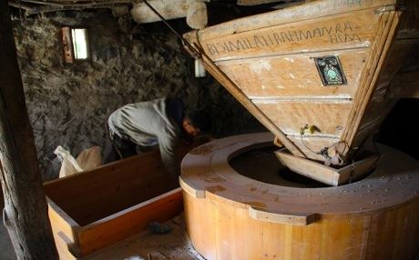 Nêzîkî 100 salî ye lê hîn jî dihêre!