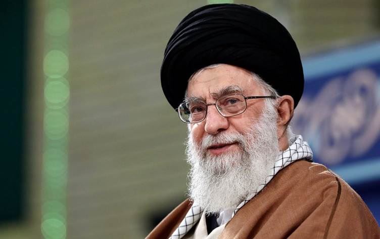 عەلی خامنەیی: هێندەى نەمابوو سەدام حوسێن بەدیل بگرین