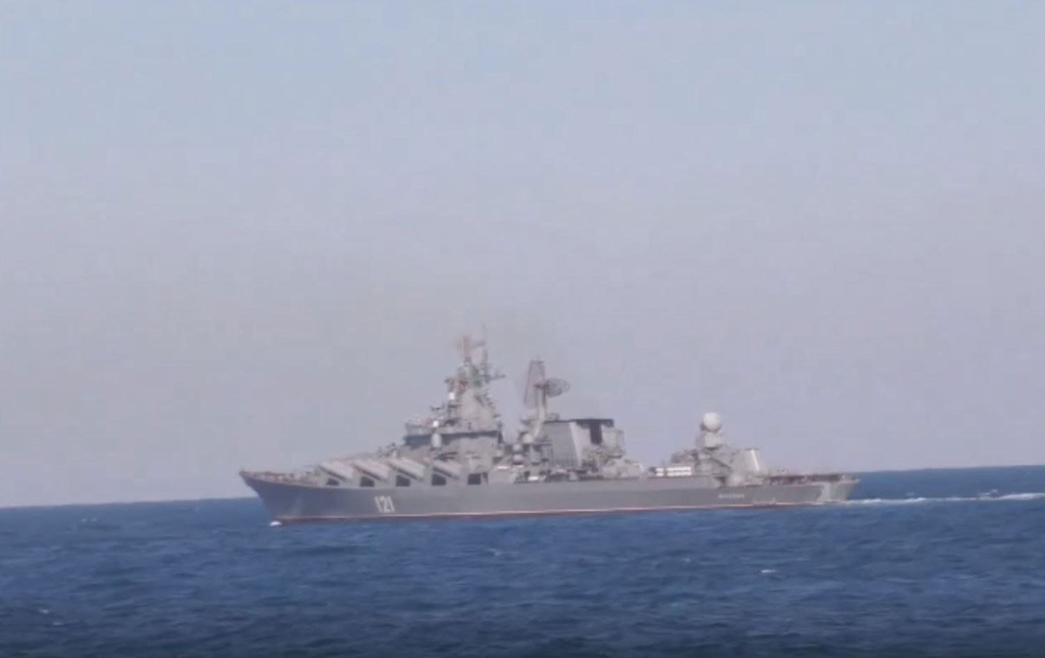 Ukrayna’nın vurduğunu duyurduğu Rusya’nın amiral gemisi battı