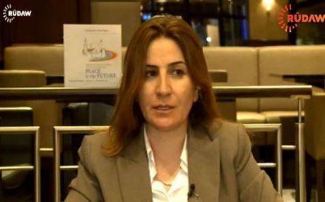 Viyan Dexîl: Divê cîhan tiştên ku hatin serê êzîdiyan wek jenosîd bibîne