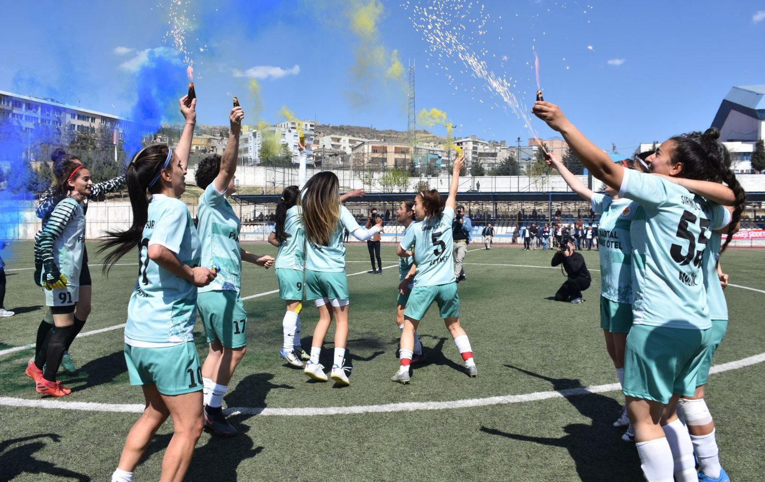 Tîma Jinan Nuhspor a Şirnexê derket Lîga 1emîn