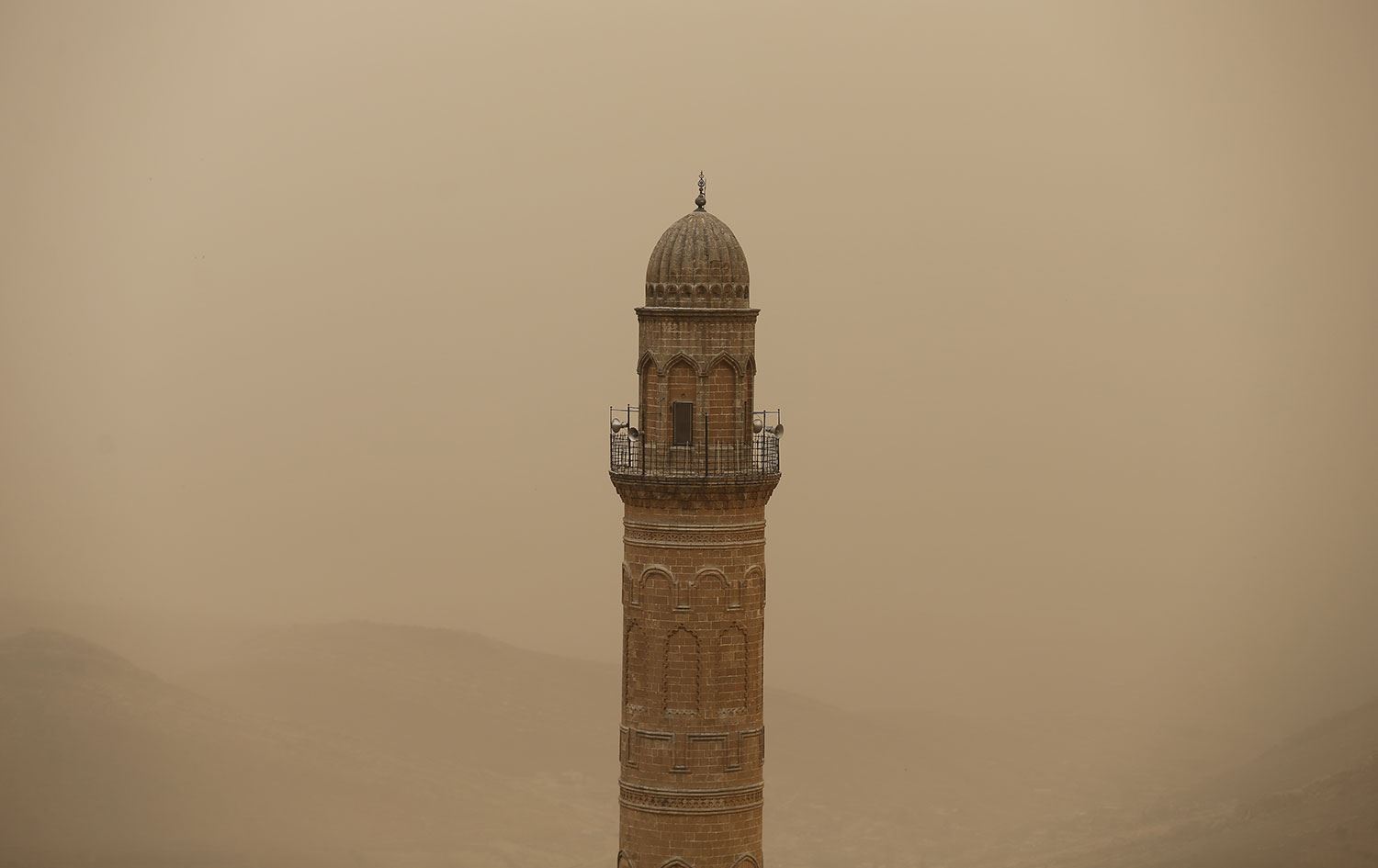 Diyarbakır, Mardin, Elazığ ve Siirt toz bulutu altında kaldı