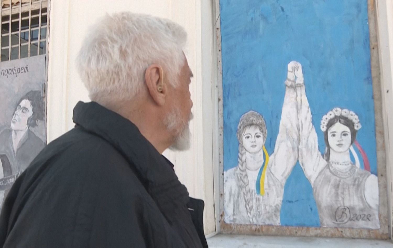 Şêwekarekî Rûs bi tabloyên xwe daxwaza rawestandina şer dike