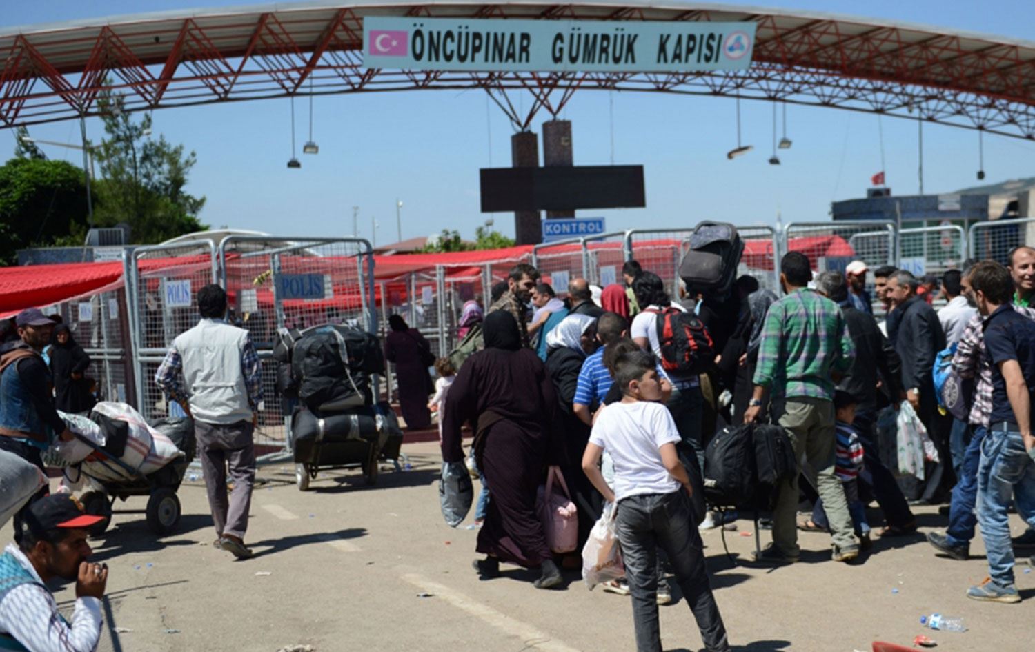 Soylu: Di cejna îsal de destûr nayê dan penaberên Sûrî sînor derbas bikin