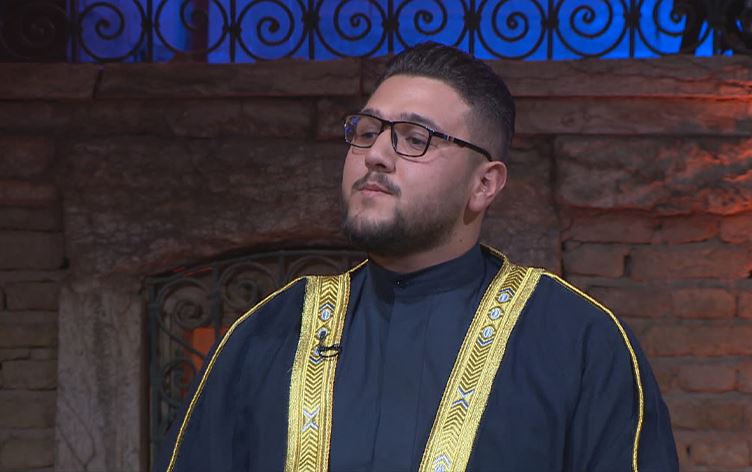 محەممەد مەلا ئاراز: یەکەمجار بانگم دا هەستم کرد مزگەوت دەلەرزی و باوکم پێگوتم خۆت بووی دەلەرزی