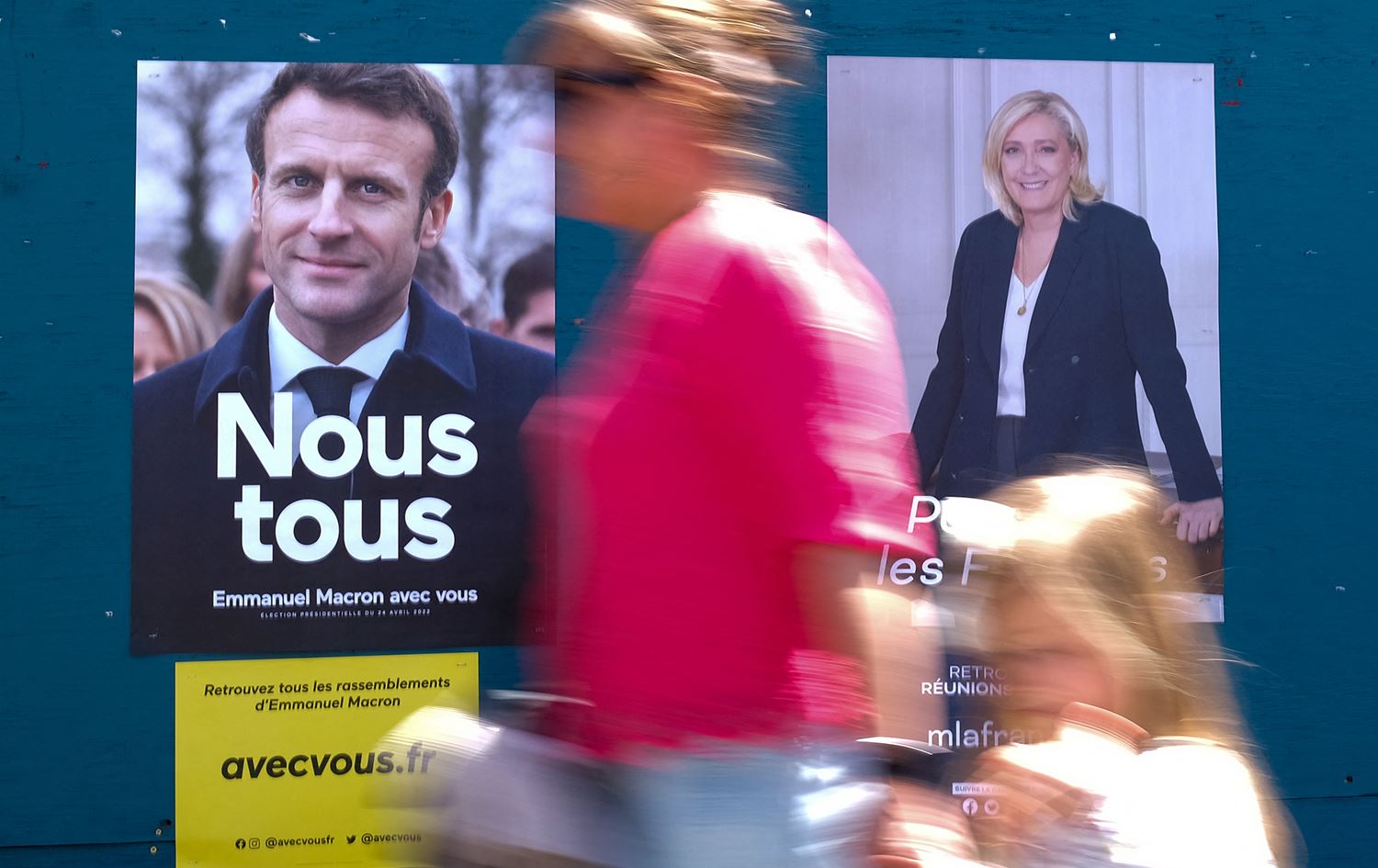 Macron battles far-right Le Pen for French presidency
