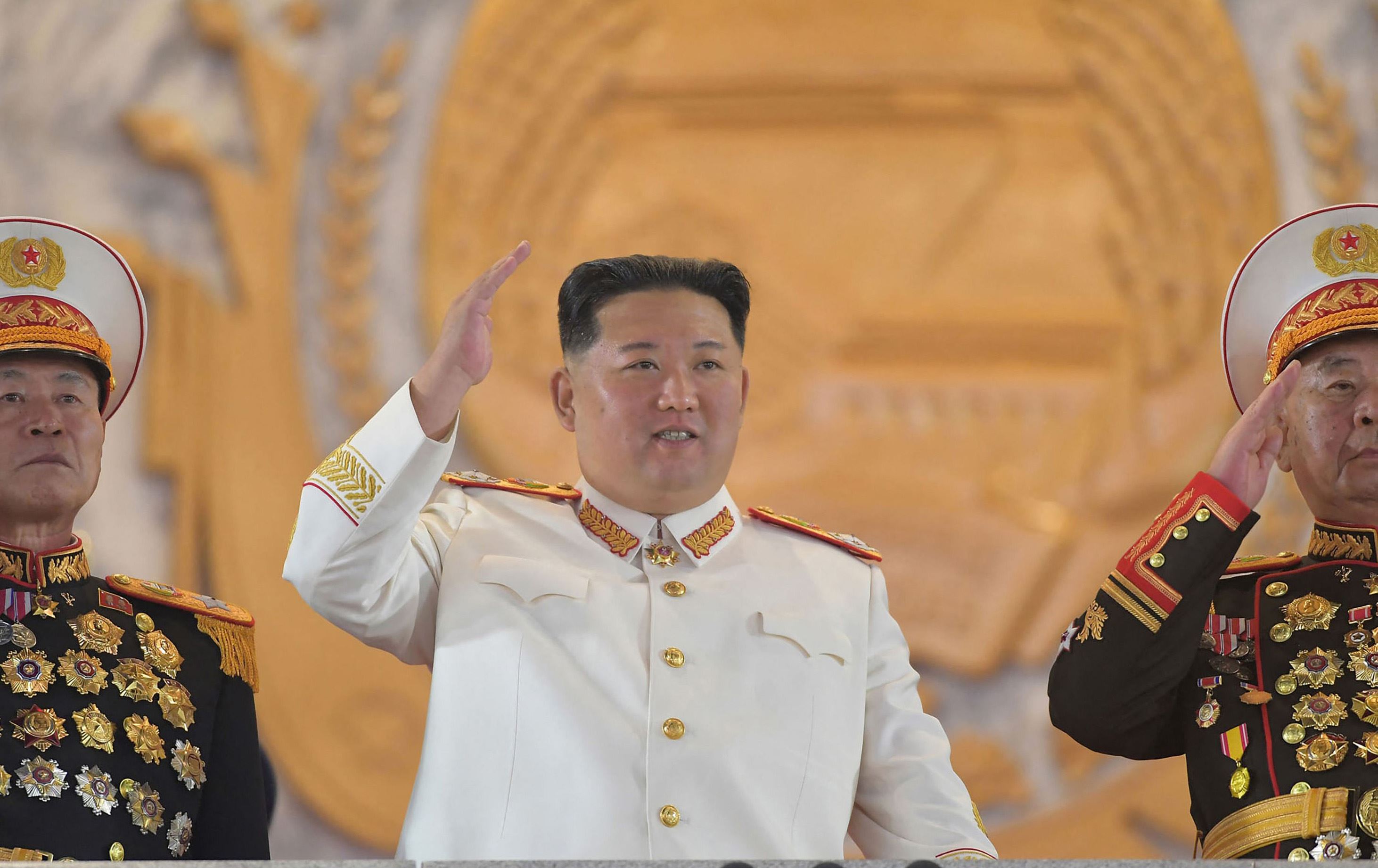 کیم جۆنگ ئون: تووڕەم بکەن چەکی ئەتۆمی بەکاردەهێنم