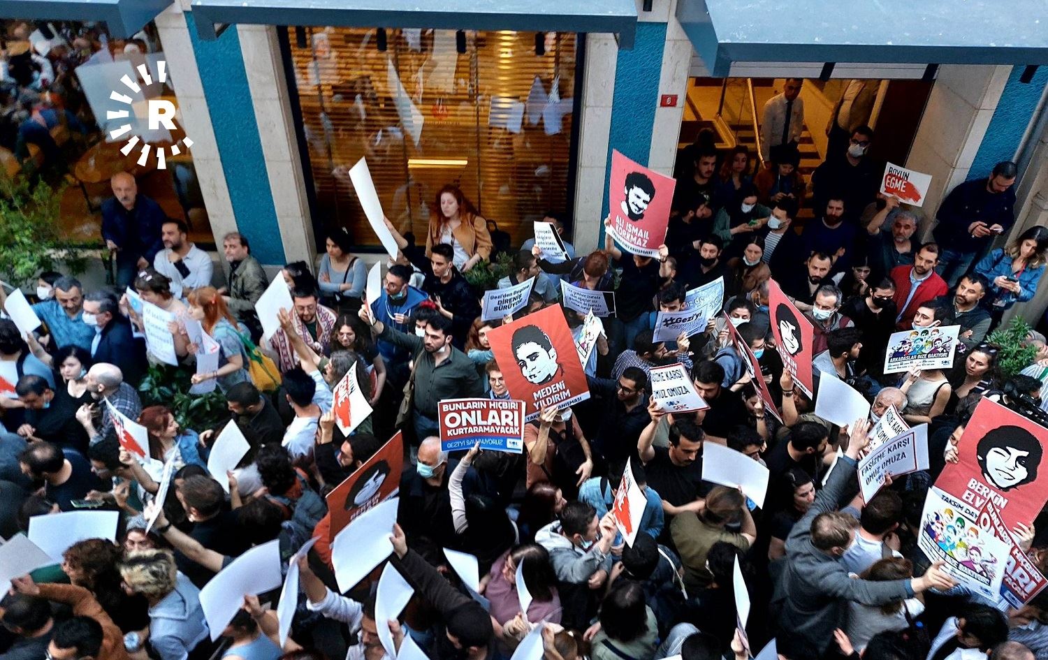 Li Stenbolê ji ber doza Geziyê 51 kes hatin desteserkirin