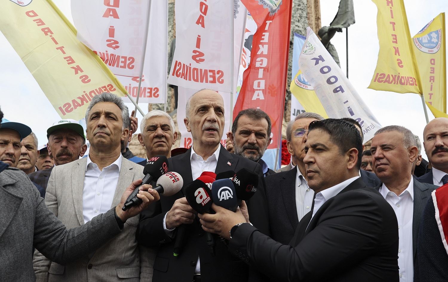 TURK-ÎŞ: Bo zêdekirina mûçeyê kêmane ti wateya wê nîne li benda Tîrmehê bin