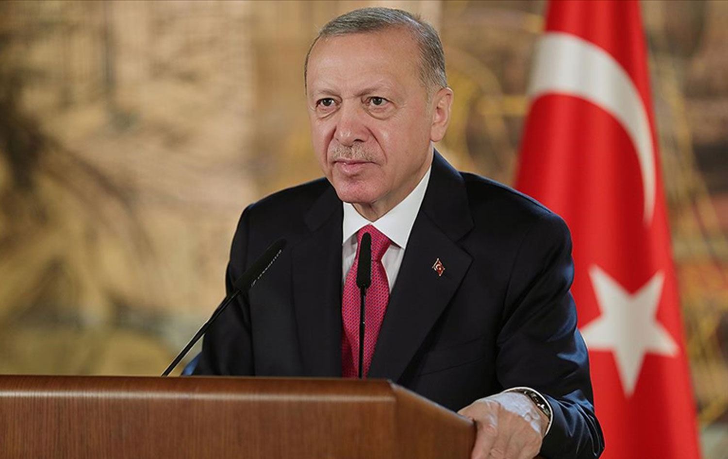 Erdoğan: İşçi hakkının korunmasına her zaman öncelik verdik