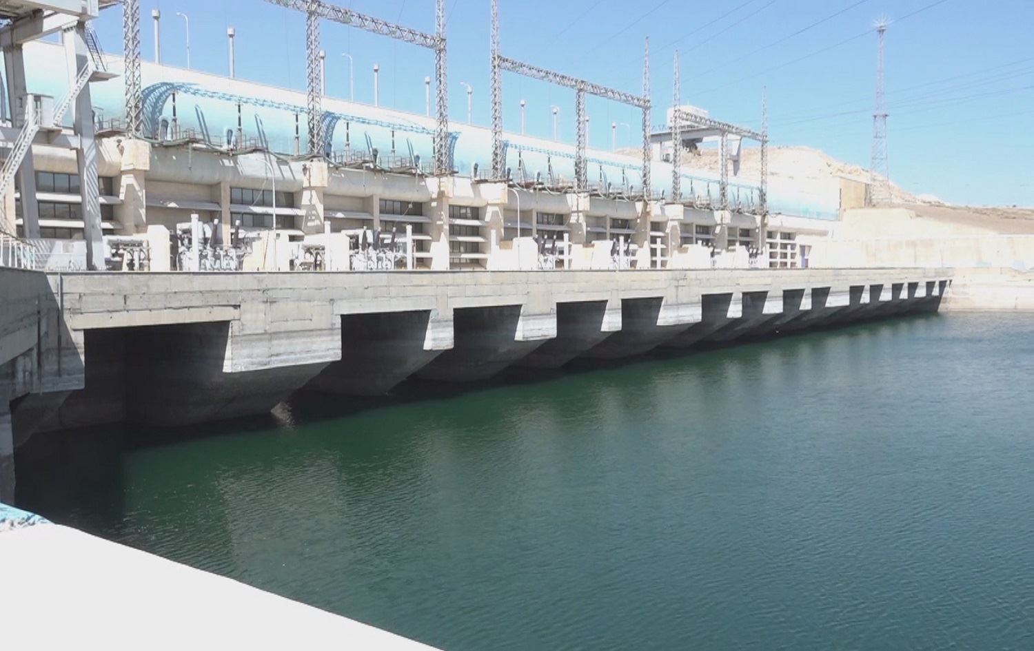 Ava Bendava Tişrînê daketiye