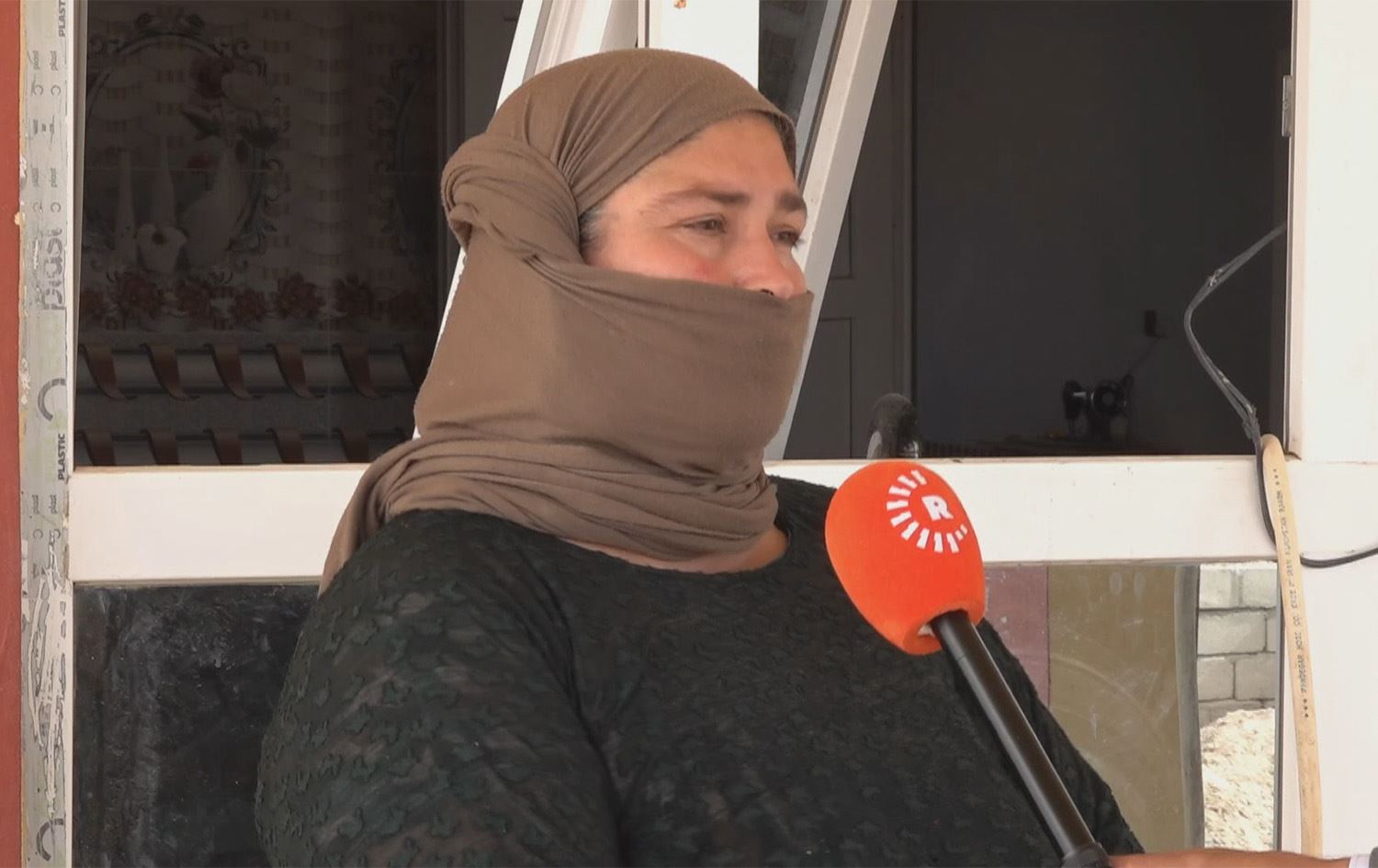 ژنێکی شنگالی: لە ماڵەوە دانیشتبووین، گولـلە هاوەنێک بەر خانووەکەمان کەوت