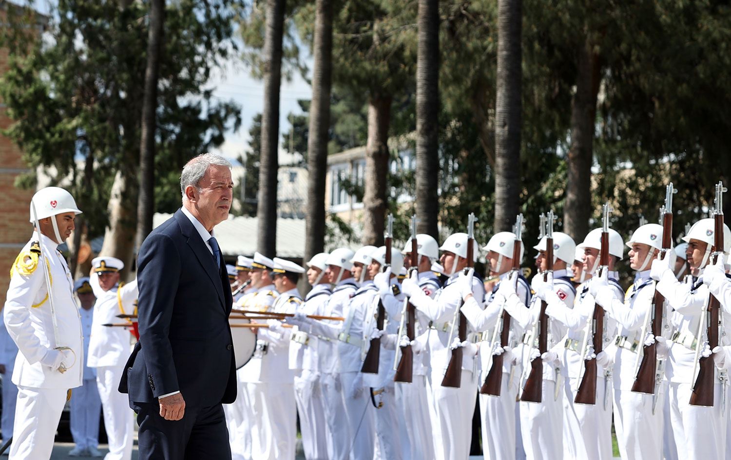 Akar’dan son değerlendirme: Operasyon planlandığı şekilde sürüyor, Irak'ın sınırlarına saygılıyız