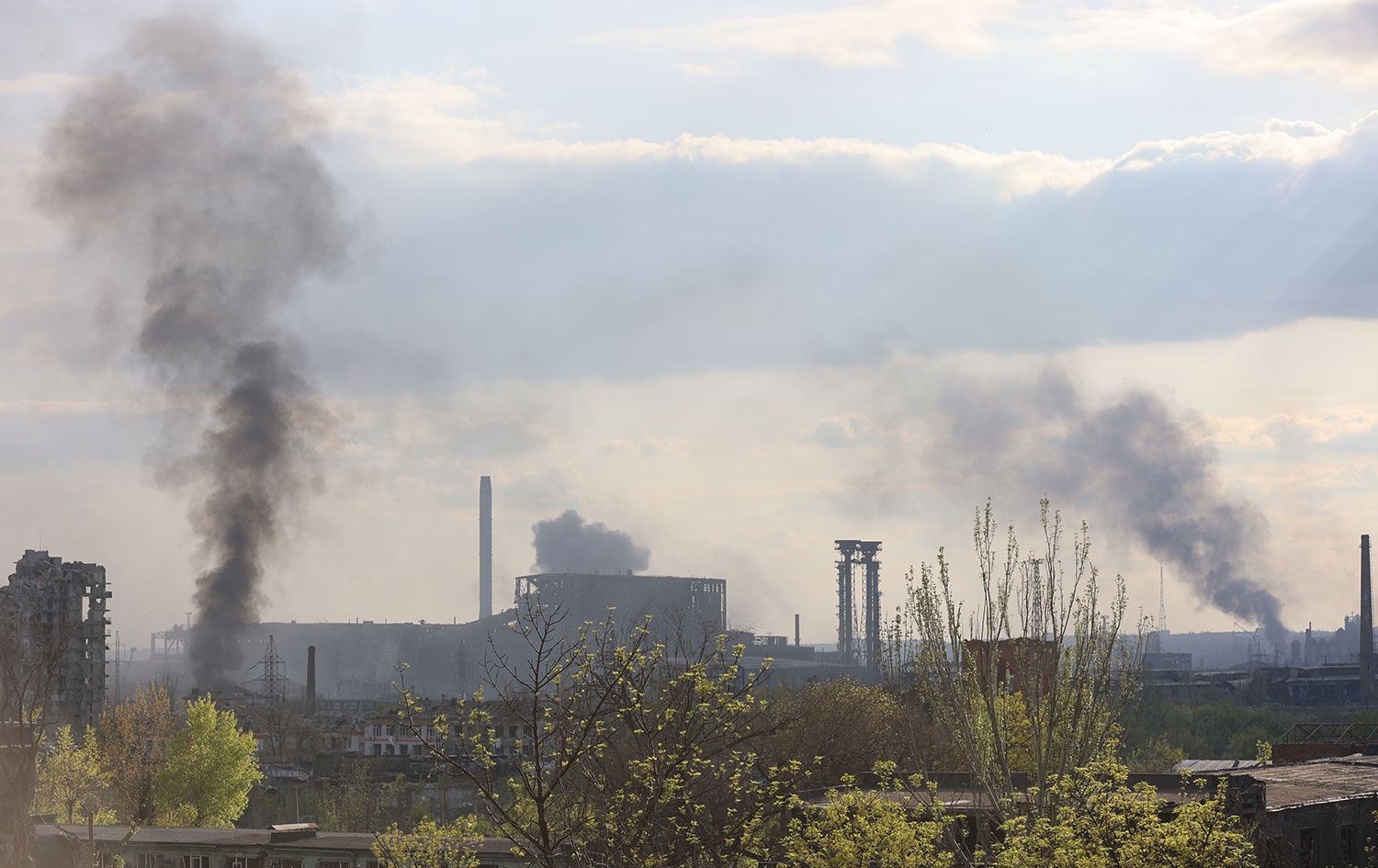 Kremlin: Azovstal’daki askerler silah bırakırsa fabrikadan çıkabilirler