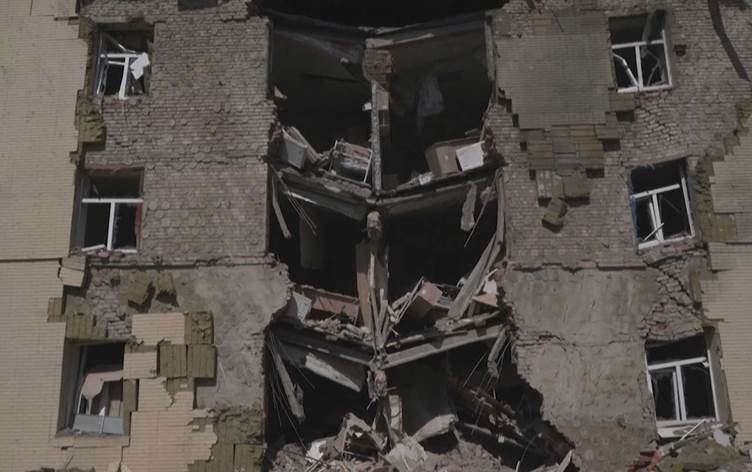 Rûsyayê bajarê Bakhmut a Donbasê dorpêç kiriye