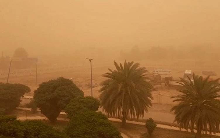 Deyrezor’da kum fırtınası 4 can aldı