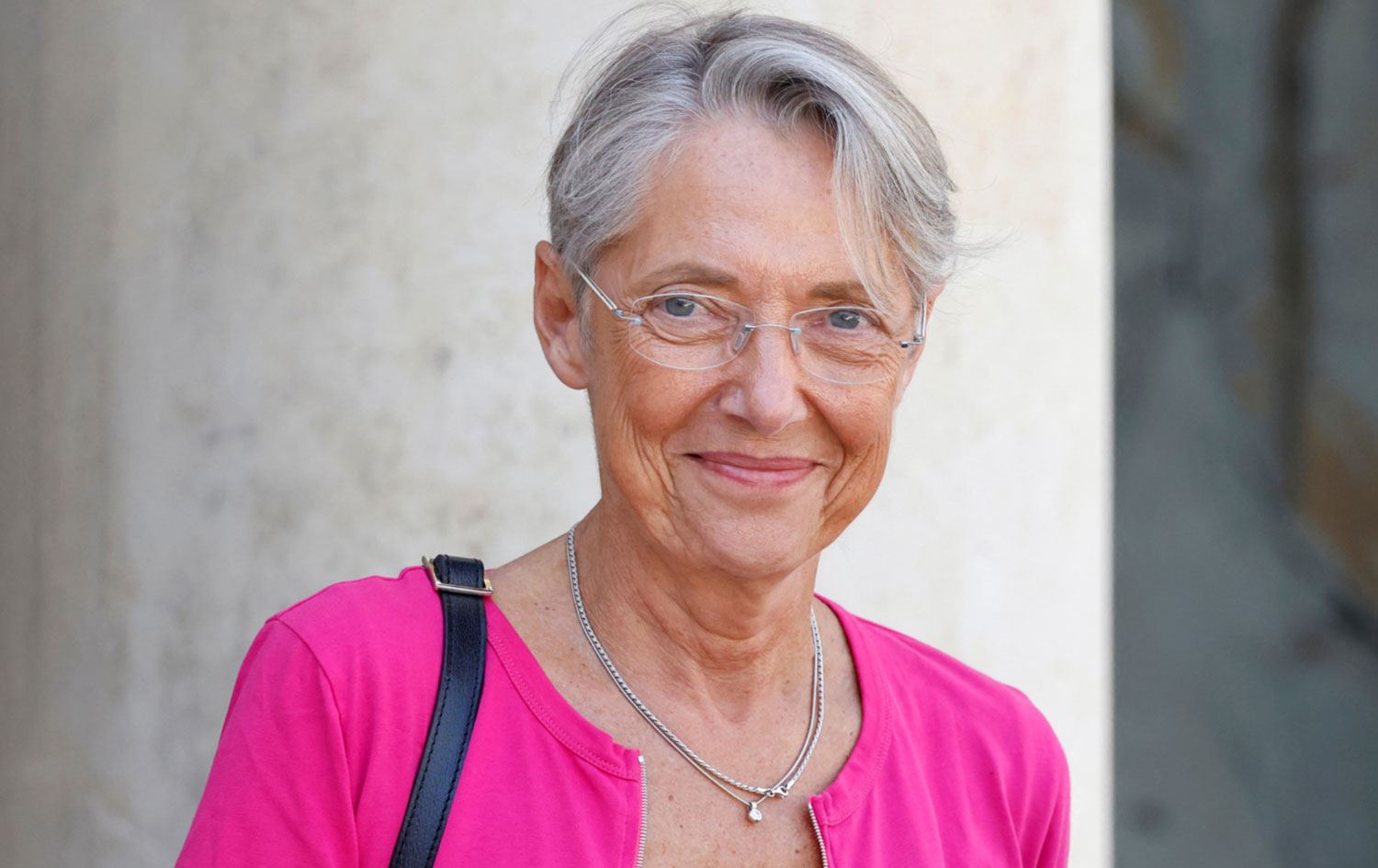 Fransa'da 30 yıl sonra kadın başbakan