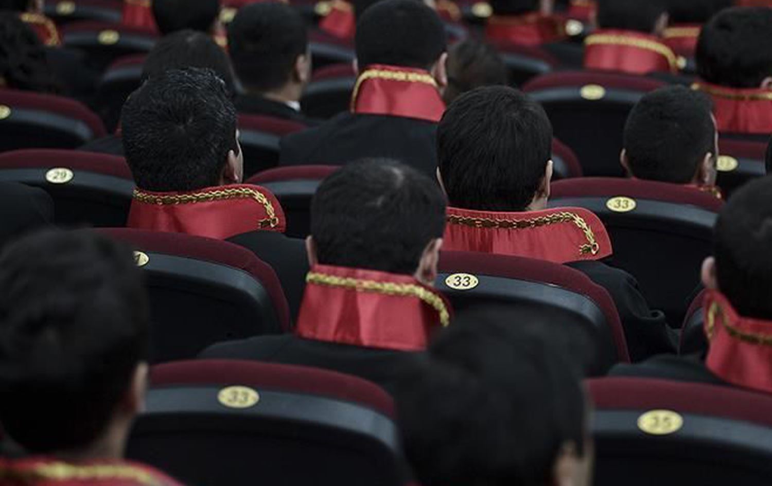 Li Tirkiyê 15 dadwer û dozgerên giştî ji kar hatin dûrxistin