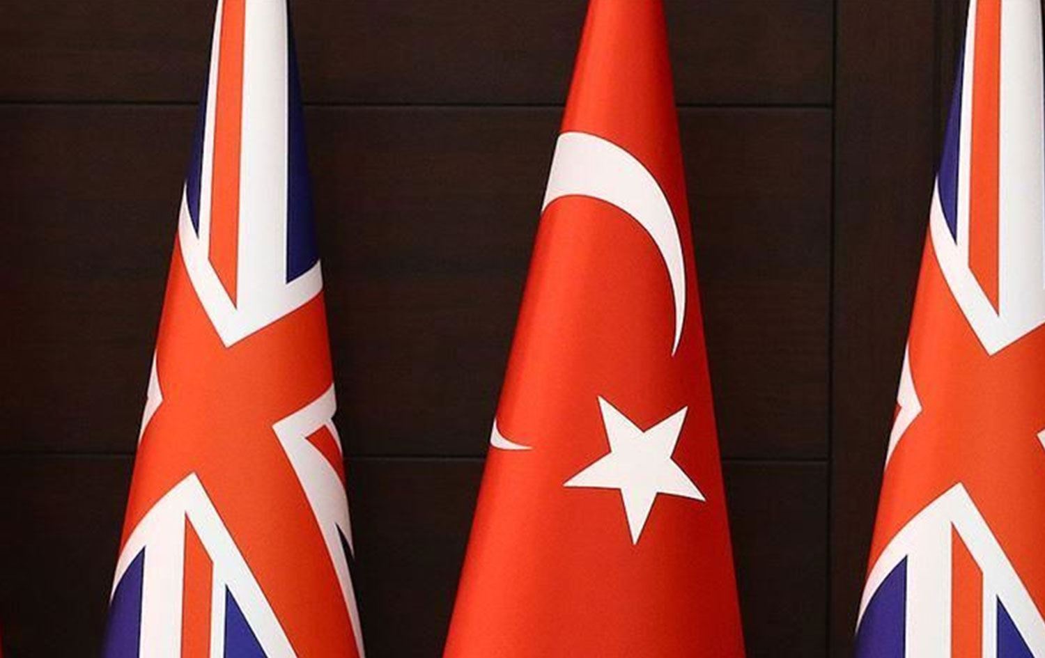 İngiltere Türkiye’ye uyguladığı savunma sanayi kısıtlamalarını kaldırdı