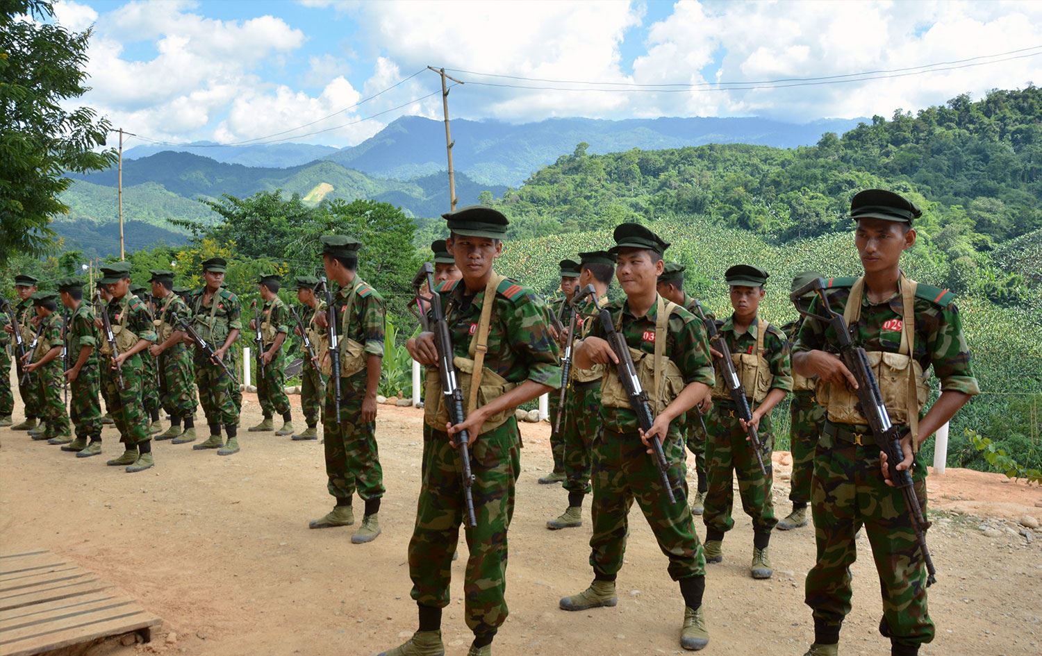 Özerklik için savaşan silahlı örgütlerle barış görüşmeleri başladı