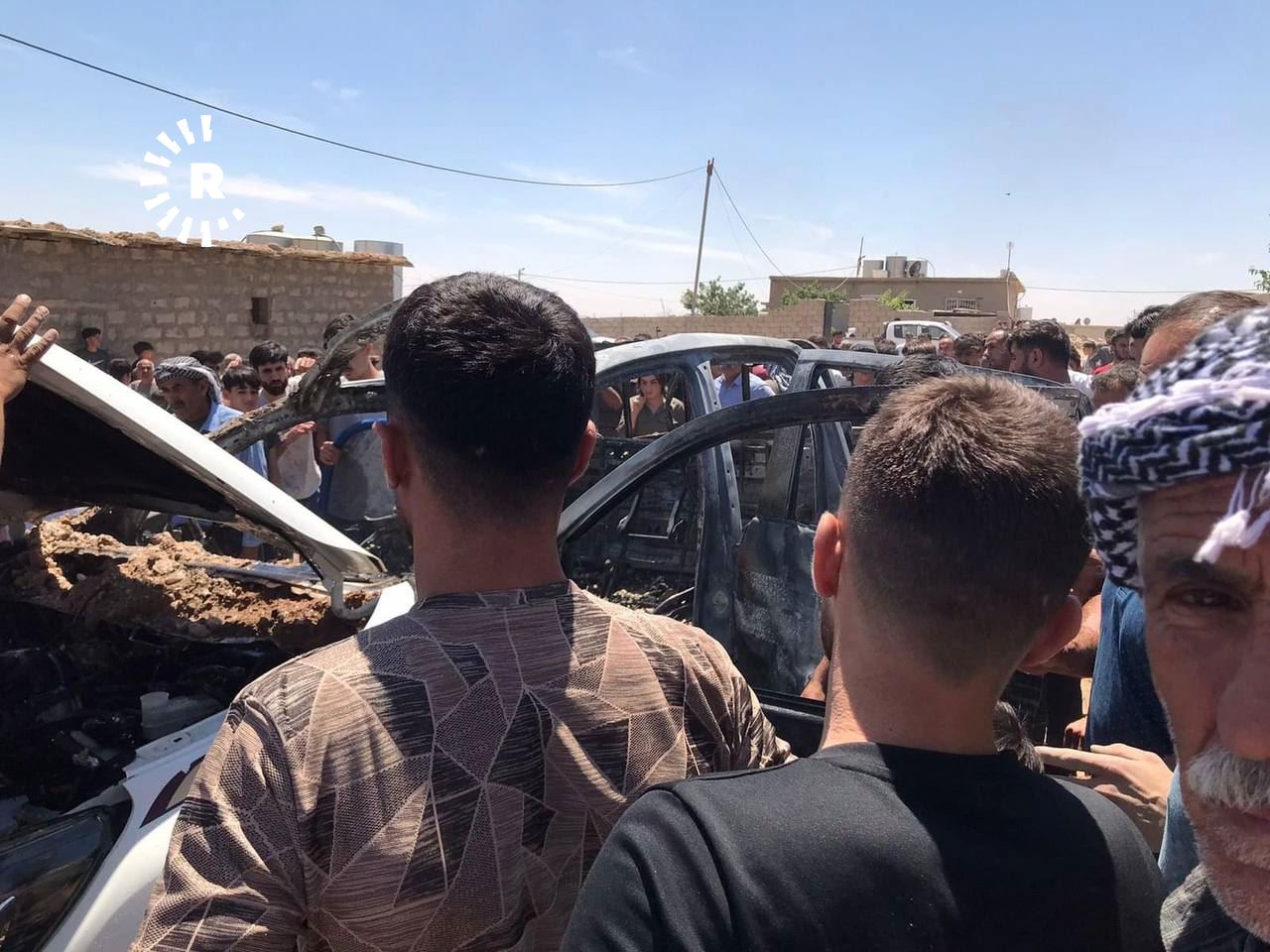 فڕۆکەی بێفڕۆکەوانی تورکیا لەنێو کەمپی مەخموور ئۆتۆمبێلێک دەکاتە ئامانج