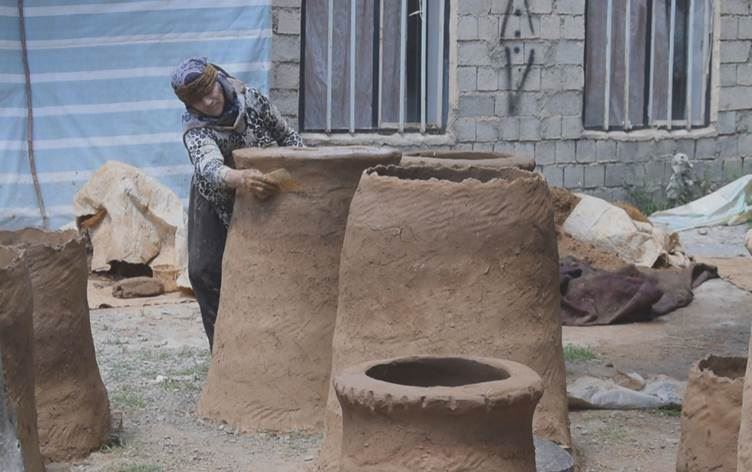 Li Şino jinek zêdetirî 40 salan e tendûran çêdike