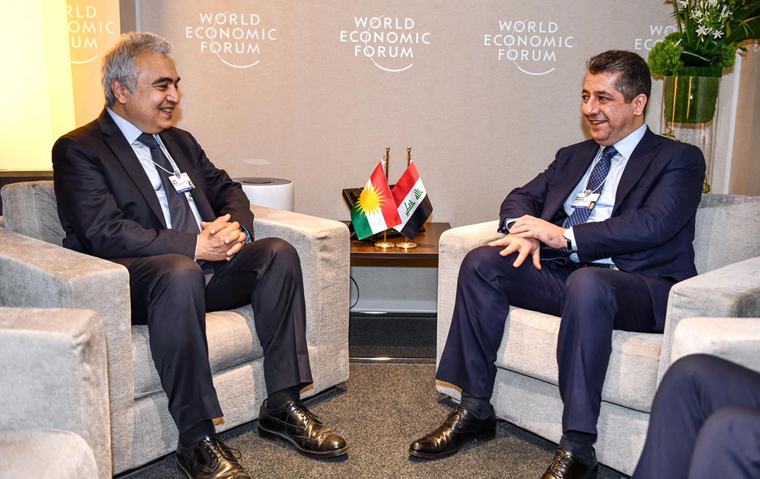 PM Barzani meets with officials at Davos forum