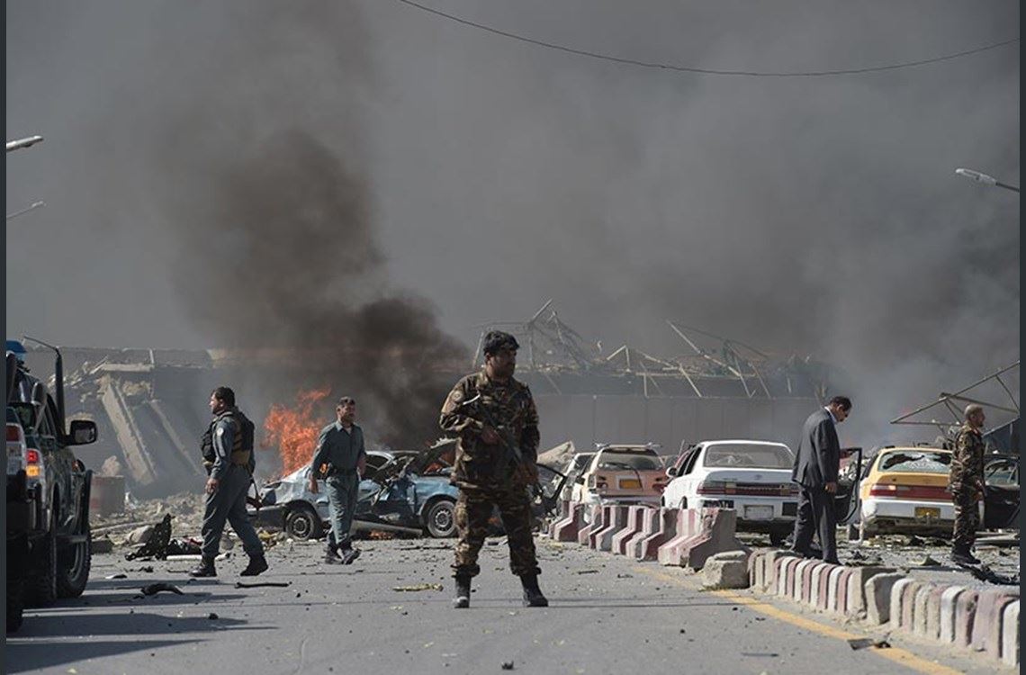 Afganistan'da peş peşe bombalı saldırılar: 14 ölü