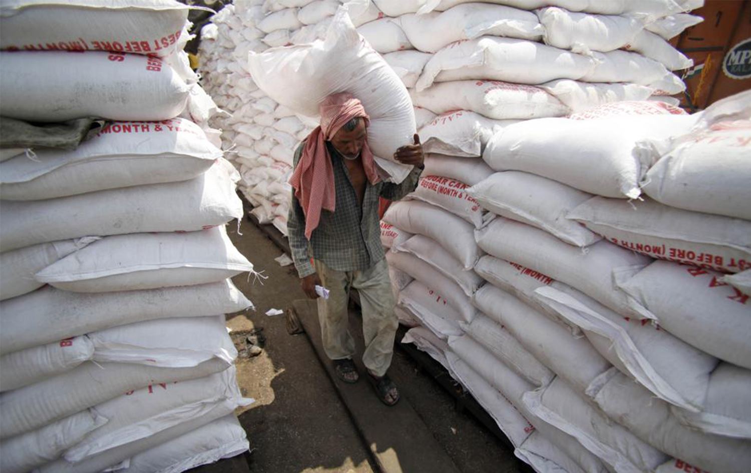 Hindistan şeker ihracatını kısıtlamayı kararlaştırdı