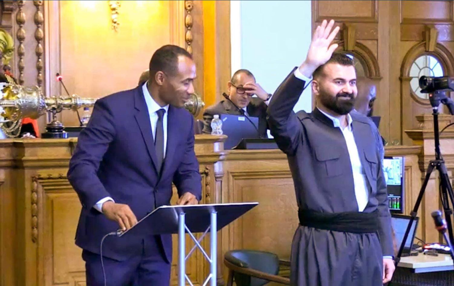 Kürt politikacı Londra'da belediye başkan yardımcılığına seçildi