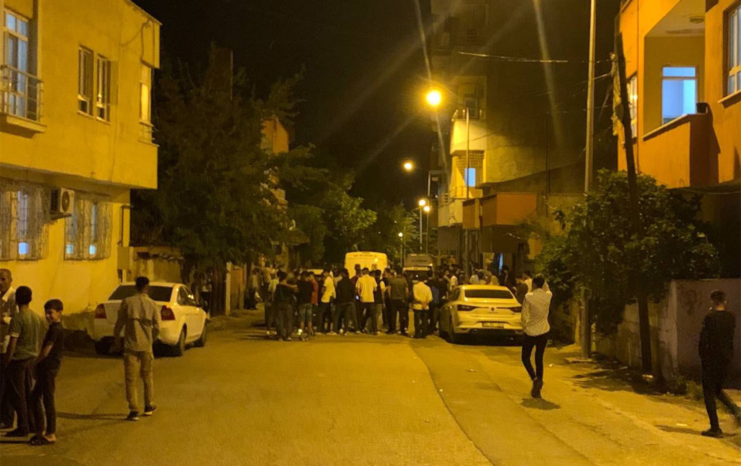 Êlih - Kesekî birazî û jinbira xwe kuşt û hevjîna xwe jî birîndar kir