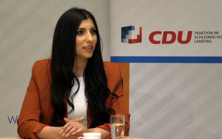 Seyran Papo: Ez bi dengên Kurdan serketim