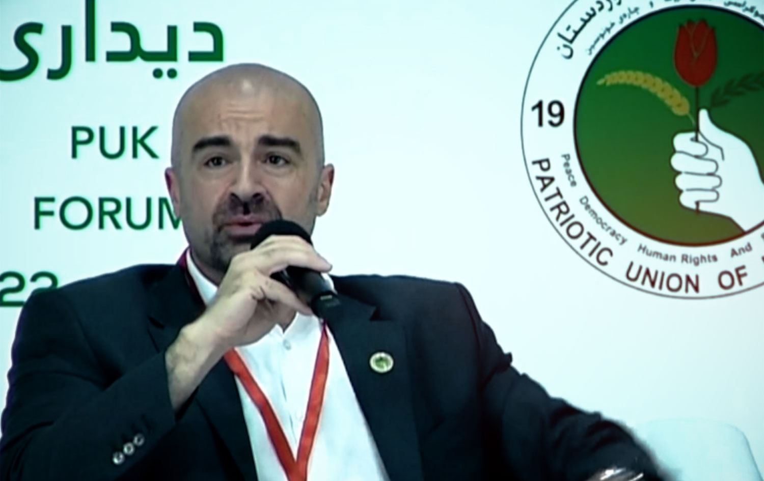 بافڵ تاڵەبانی لە دیداری یەکێتی: پاشکۆی هیچ حیزب و وڵاتێک نابین