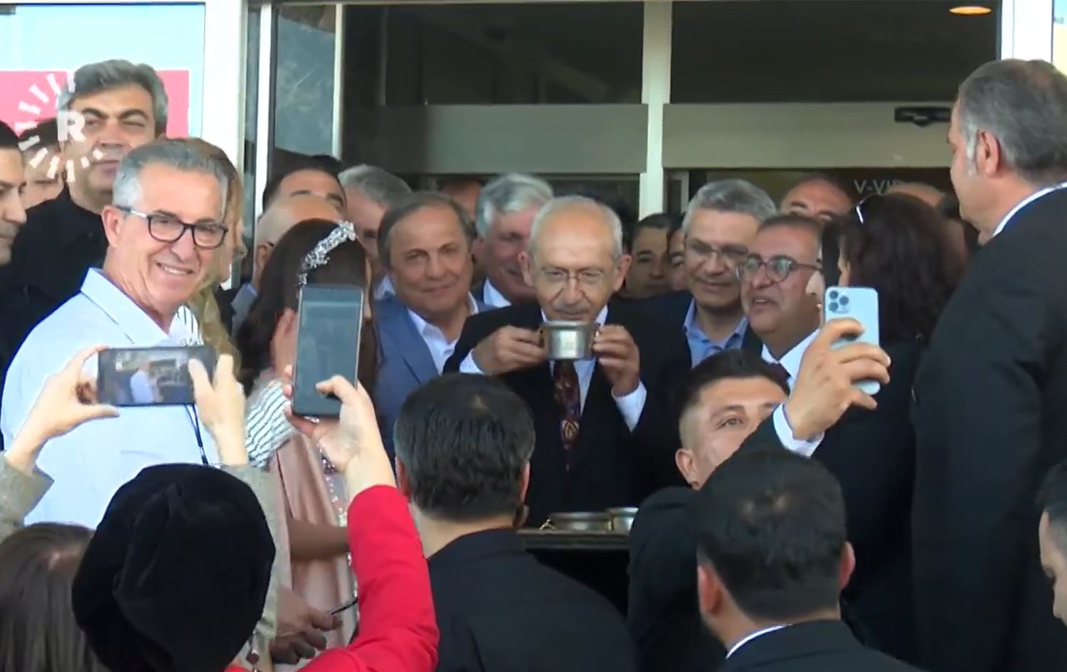 CHP hewla bidestxistina dengên Kurdan dide