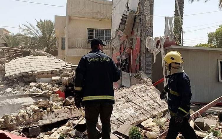 Bağdat'ta patlama: 3 katlı bina çöktü