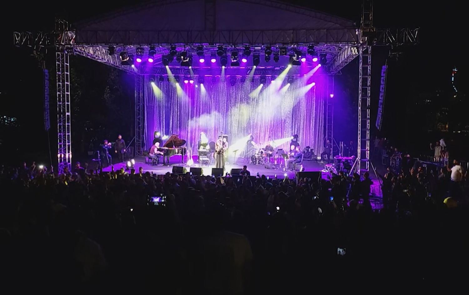 21 دامەزراوە و پەیمانگە لە باکووری کوردستان ناڕازین لە قەدەخەکردنی کۆنسێرتی کوردی