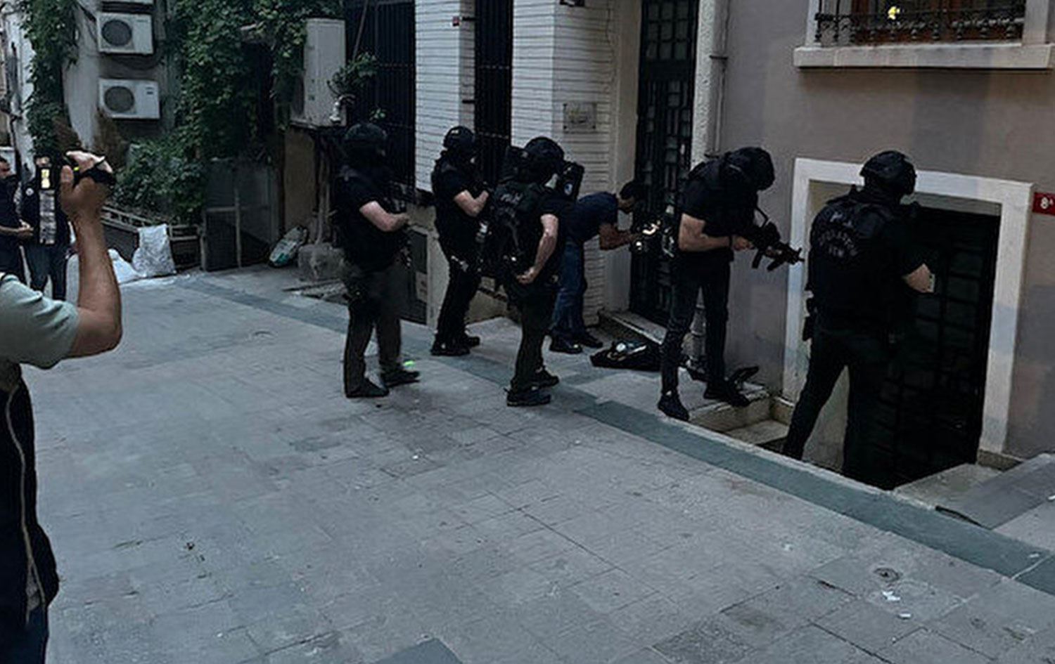 HDK’ye 11 ilde operasyon, 4 il başkanı hakkında gözaltı kararı